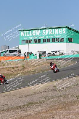 media/Apr-20-2025-AHRMA (Sun) [[393a79c373]]/Race/Group 11 early race/Turn 4b/